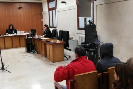 Només mig any d'inhabilitació per als dos guàrdies civils que varen robar 8.000 euros a un diplomàtic saudita a Eivissa