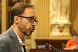 Castells: «No hi ha cap comunitat que pagui als ciutadans de les Illes per formar part del seu govern autonòmic»