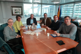 Educació i Cort col·laboraran per a augmentar la presència de la llengua catalana al carrer