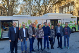 Hila i Armengol han assistit a la jornada de portes obertes de l'EMT.