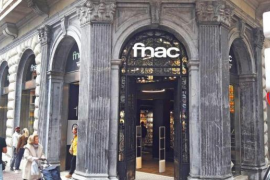 Un treballador de l'FNAC de Palma titlla de «maleducada» una clienta per parlar-li en català