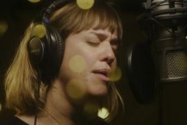 [VÍDEO] Vint-i-cinc músics s'uneixen per a reinterpretar dues nadales dedicades als presos polítics