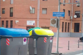 Imatge del sistema pioner de vigilància que se situarà al costat dels contenidors.