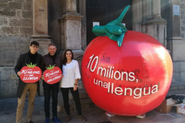 La campanya 'Som 10 milions, som una llengua' arriba a Palma