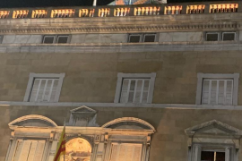 [VÍDEO] Retirada la bandera espanyola del Palau de la Generalitat de Catalunya