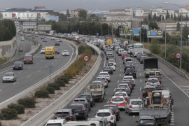 La Plataforma Antiautopista veu amb «escepticisme» la limitació de velocitat a la Via de Cintura