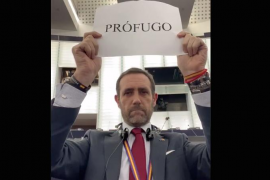 [VÍDEO] Nou ridícul de Bauzá al Parlament Europeu: insulta greument Puigdemont
