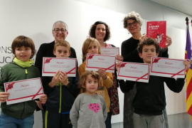 El Govern entrega els premis del concurs 'I tu, jugues en català?'