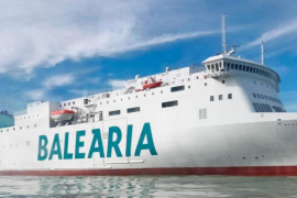 La Plataforma per la Llengua imparteix tallers de sensibilització lingüística a la tripulació de Baleària