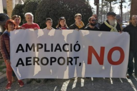 La Plataforma contra l'ampliació de l'aeroport elabora un dossier per demostrar «l'ampliació encoberta» que vol fer Aena.