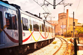 Una al·lota de 15 anys, en estat greu després de ser colpejada pel tren a Santa Maria