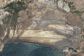 'Bandera Negra' per les platges de Ciutat Jardí i el Molinar pel seu impacte ambiental 