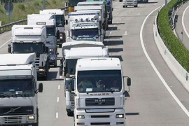 Els transportistes de les Balears demanen l'exempció del pagament de l'impost de circulació