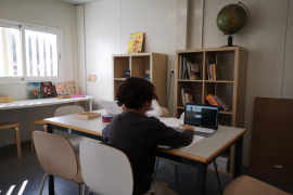 La UOB reclama que els ordinadors per als alumnes es lliurin a domicili