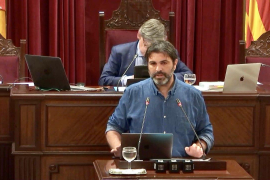 Ferrà demana si la reactivació de vols internacionals respon a mesures sanitàries o a pressions de les mateixes aerolínies