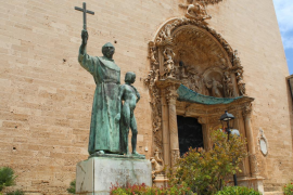 [ENQUESTA] Què s'ha de fer amb l'estàtua de Juníper Serra a Palma?