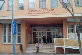 Va a fer-se la prova del Covid-19 al centre de salut del Camp Redó i en parlar en català l'infermera li diu «irrespectuós» i «!viva España!»