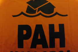 La PAH demana al Parlament que «vigili la banca» que «continua fent negoci amb els problemes socials»