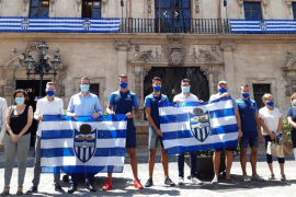 L'Ajuntament de Palma es tenyeix de blanc i blau