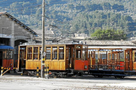 SOLLER - FERROCARRILES - EL CENTENARIO TREN DE SOLLER SE SOMETE A UNA EXHAUSTIVA PUESTA A PUNTO.