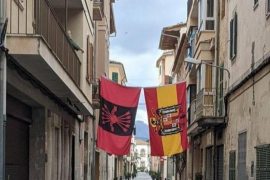 Multa de 2.001€ al veïnat de sa Pobla que va penjar banderes franquistes al carrer