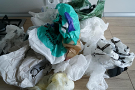 El Tribunal Constitucional avala que la Llei de Residus prohibeixi les bosses de plàstic d’un sol ús