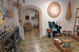 L'espai és atès pels mateixos artesans i s'hi poden trobar molts productes tradicionals.