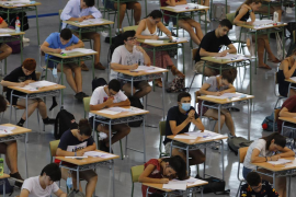Gairebé un miler d'estudiants s'examinen de selectivitat a les Balears entre dimarts i dijous