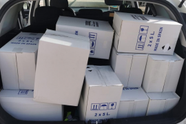 UGT denuncia que els docents han de transportar capses amb el material higiènic per a prevenir la Covid-19