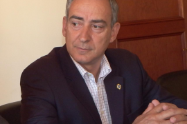 El batle, Carlos Simarro.