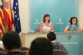 Armengol creu que l'economia balear no es veurà «excessivament perjudicada» a curt termini pel Brexit