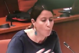 [VÍDEO] Ciudadanos afirma en el Parlament que «Catalunya té una llengua oficial: l'espanyol» i que «llengua pròpia és un engendre»