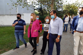 Els membres del PP han visitat aquest dissabte la barriada de Son Roca de Palma.