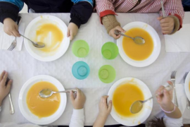 El PP demana subvencionar el preu dels menús escolars de tots els centres educatius públics i concertats.
