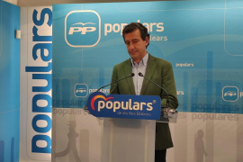 El PP exigeix la «dimissió immediata» d'Armengol després que la situïn de matinada en un bar incomplint les restriccions
