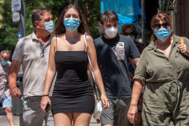 La Policia posa prop de 3.000 multes per no dur màscara i 432 per fumar en espais públics