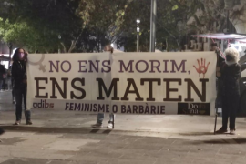 [VÍDEO] Concentració a Palma contra els feminicidis i per una «societat on les dones visquin lliures i sense por»