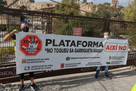 Imatge del moment de la presentació de la plataforma 'No toqueu sa Garrigueta Rassa'.