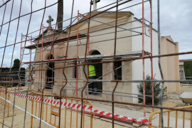 Reactiven les tasques en el bloc de nínxols de la fossa número 5 del cementiri de Porreres