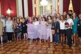 Tots els grups parlamentaris han estat actius al debat, presentant fins a quaranta-tres esmenes.