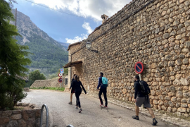 El caos circulatori de Biniaraix creix amb el coronavirus