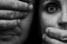 La dificultat per denunciar la violència masclista durant el confinament davalla la taxa de denúncies