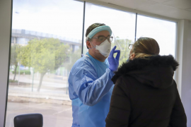 El Govern obliga a tancar els interiors dels bars de Sóller per l'avanç de la pandèmia