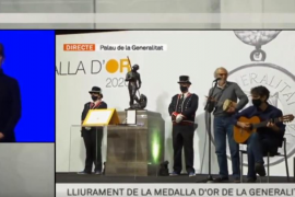 [VÍDEO] Biel Majoral canta 'Jo soc català' en l'acte de lliurament de la Medalla d'Or de la Generalitat de Catalunya