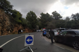 Allau de multes a conductors per col·lapsar la Serra per veure la neu