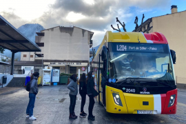 La renovació inclou una nova forma de pagament mitjançant una targeta moneder que facilita als usuaris fer més transbords.