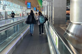 Els estudiants poden viatjar amb un certificat que justifiqui el seu trajecte.