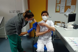 Els sanitaris del PAC reben la vacuna