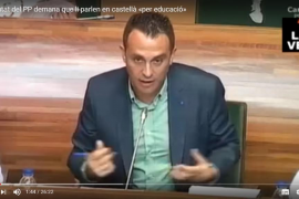 Javier Berasaluce (PP), va anunciar: «Si parla a poc a poc l’entenc, però per educació podria parlar-me a mi en castellà».