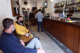 El Govern valora el tancament immediat de l'interior de bars i restaurants de Mallorca